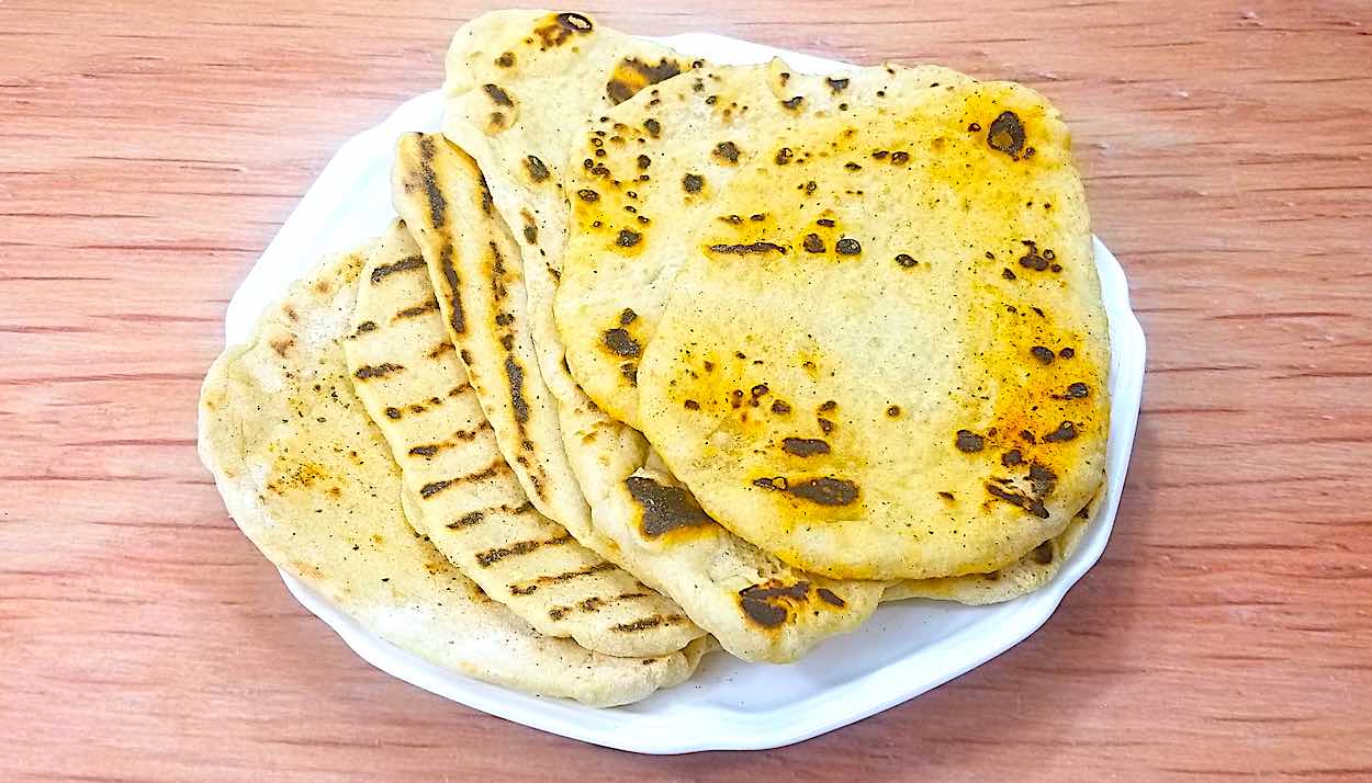 Low Sodium Flatbread Recipe [Only 1.9mg Sodium Per Flatbread]