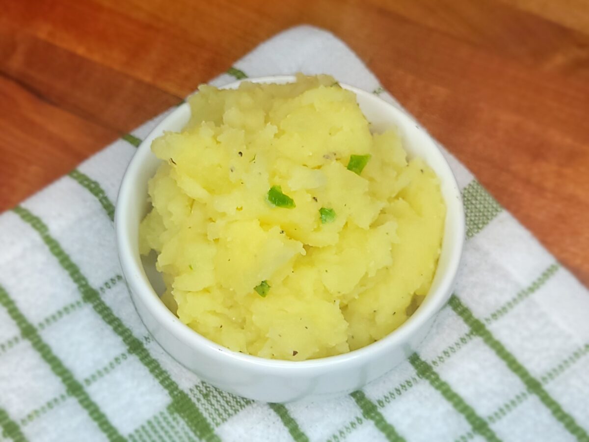 Low Sodium Roasted Garlic Mashed Potatoes [No Added Salt!]